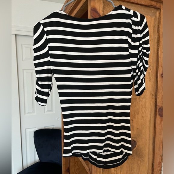 Black and white striped Venus top - Picture 3 of 3